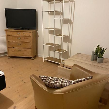 Vaerelse Med Eget Kokken Og Bad Lägenhet Esbjerg Exteriör bild