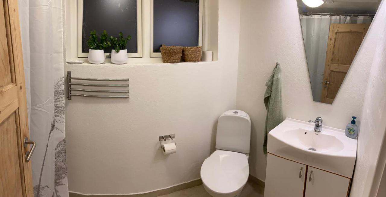 Vaerelse Med Eget Kokken Og Bad Lägenhet Esbjerg Exteriör bild